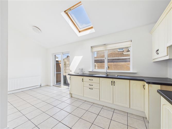Photo 10 of 26 — 1a Woodview Terrace, Derrynane Road, Turners Cross, Cork