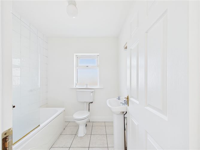 Photo 14 of 26 — 1a Woodview Terrace, Derrynane Road, Turners Cross, Cork