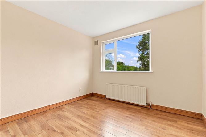 Photo 12 of 19 — 97 Woodview Heights, Lucan, County Dublin
