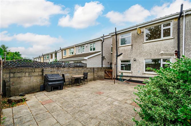 Photo 17 of 19 — 97 Woodview Heights, Lucan, County Dublin