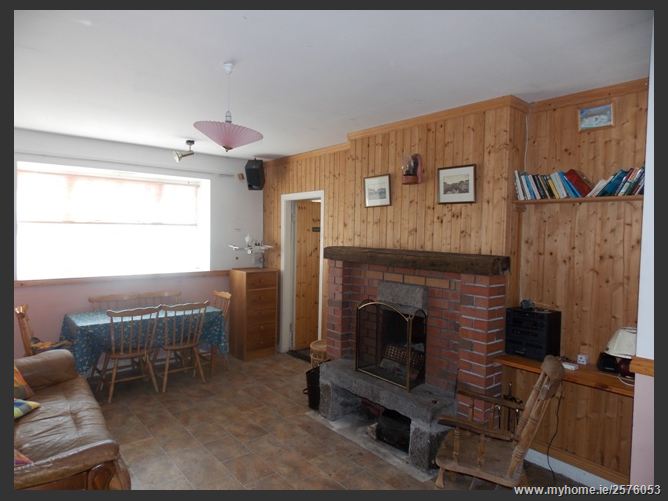 (ID 445) Old  School House, Lisnagirl, Virginia, Cavan
