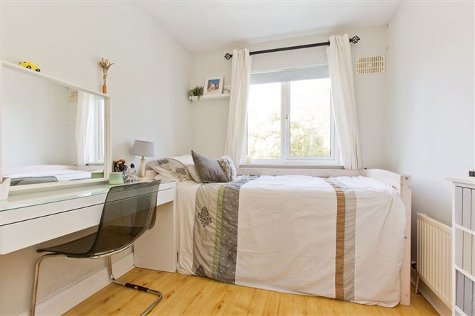 4 Cruagh Green, Cruagh Manor, Stepaside, Dublin 18