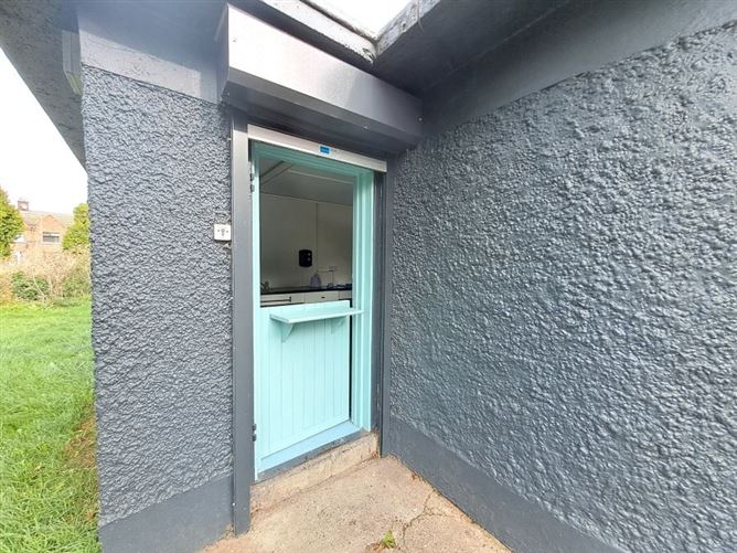 Kiosk at the Mourne Road, Drimnagh, Dublin 12