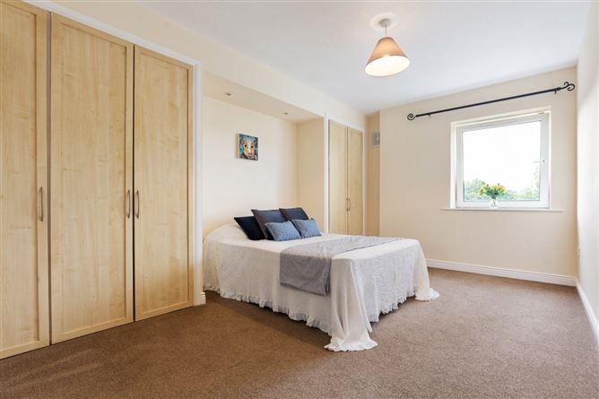 215 Galloping Green, Stillorgan Road, Blackrock, Co. Dublin