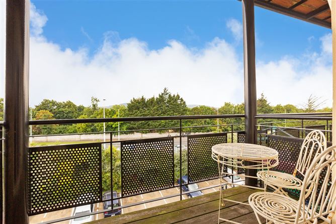 215 Galloping Green, Stillorgan Road, Blackrock, Co. Dublin