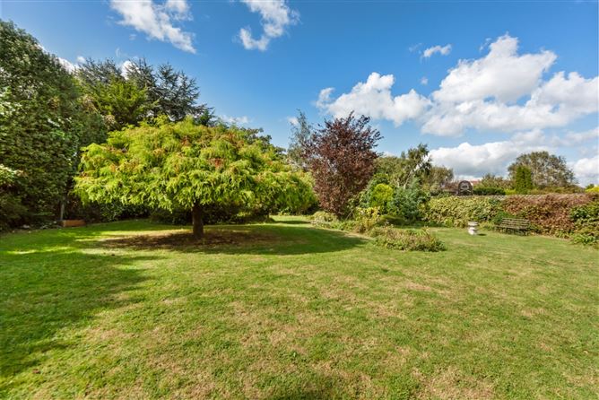 8 Woodside Grove, Castlepark, Rathfarnham, Dublin 14