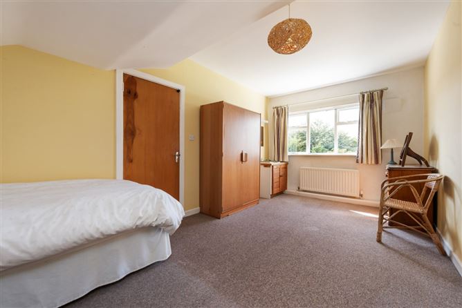 8 Woodside Grove, Castlepark, Rathfarnham, Dublin 14