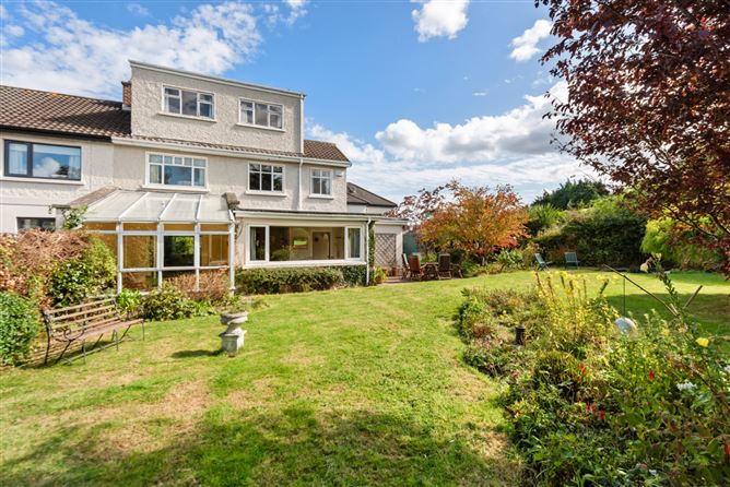 8 Woodside Grove, Castlepark, Rathfarnham, Dublin 14