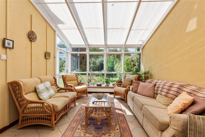8 Woodside Grove, Castlepark, Rathfarnham, Dublin 14