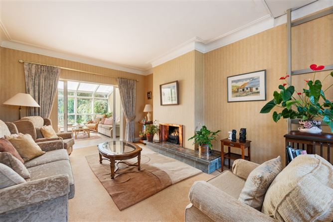 8 Woodside Grove, Castlepark, Rathfarnham, Dublin 14