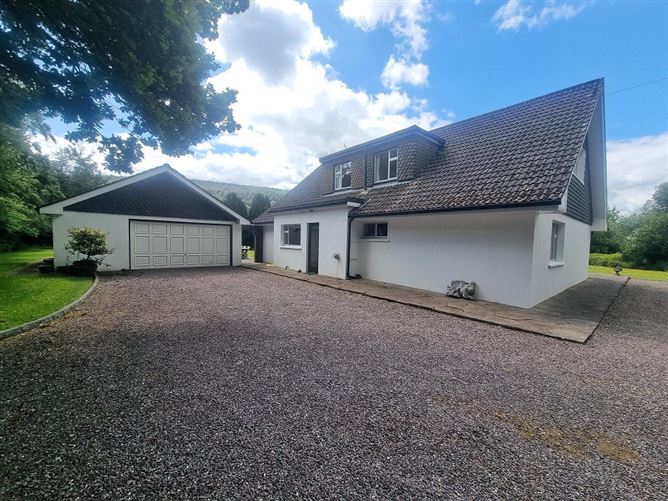 Torr Lodge, Bearforest Upper, Mallow, Co. Cork.