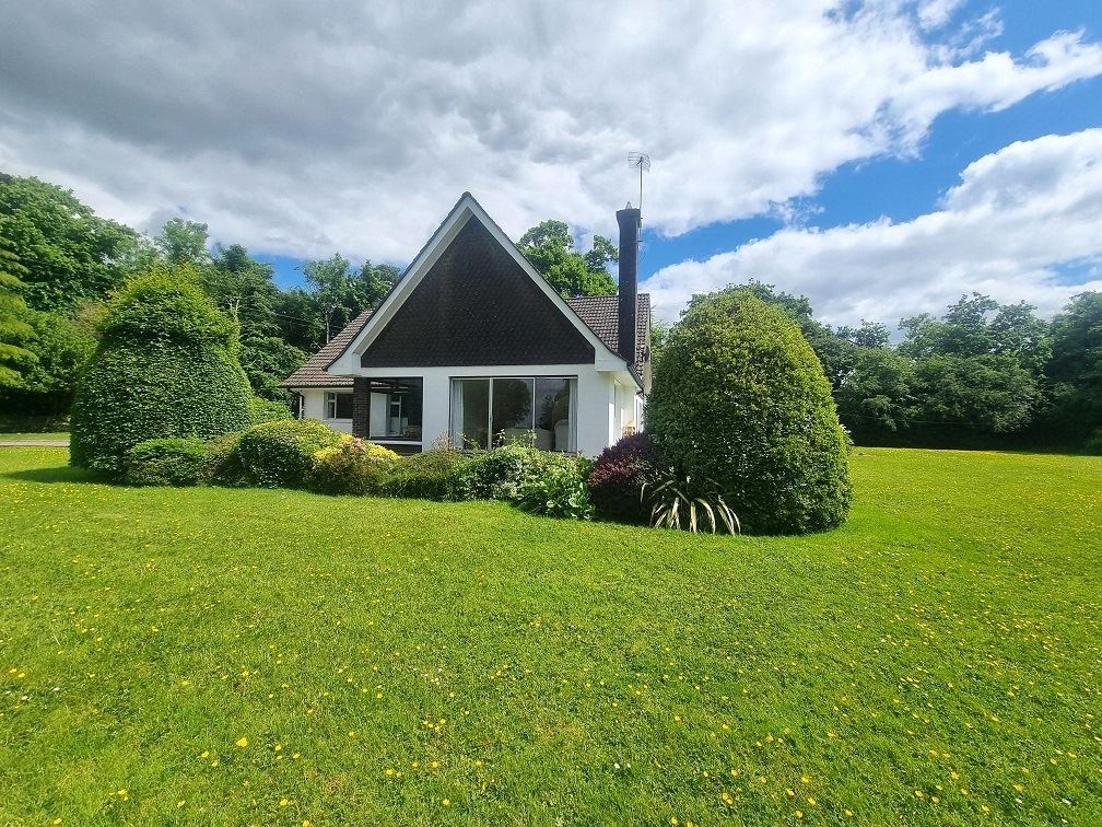 Torr Lodge, Bearforest Upper, Mallow, Co. Cork.