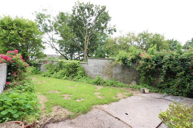 6 Monivea Park, Ballybane, County Galway