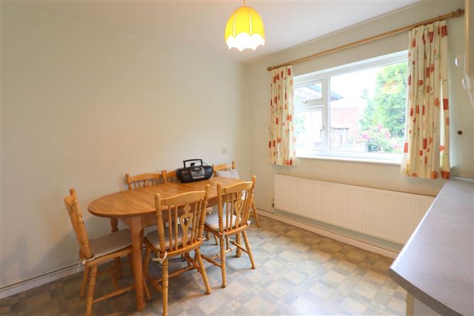 6 Monivea Park, Ballybane, County Galway