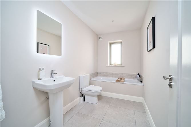 https://photos-a.propertyimages.ie/media/3/5/1/4943153/5f9af8b5-ae8e-42d3-8189-558871b2faa2_l.jpg