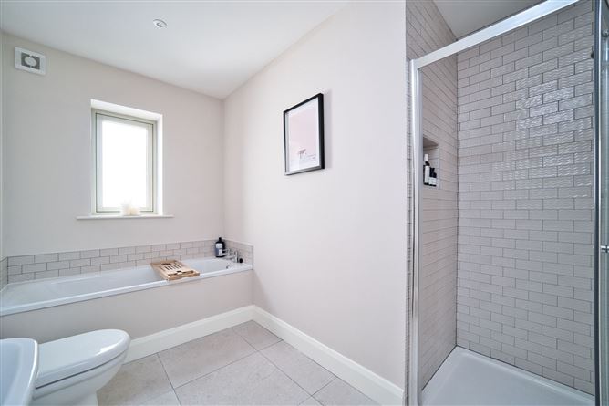 https://photos-a.propertyimages.ie/media/3/5/1/4943153/5f9af8b5-ae8e-42d3-8189-558871b2faa2_l.jpg
