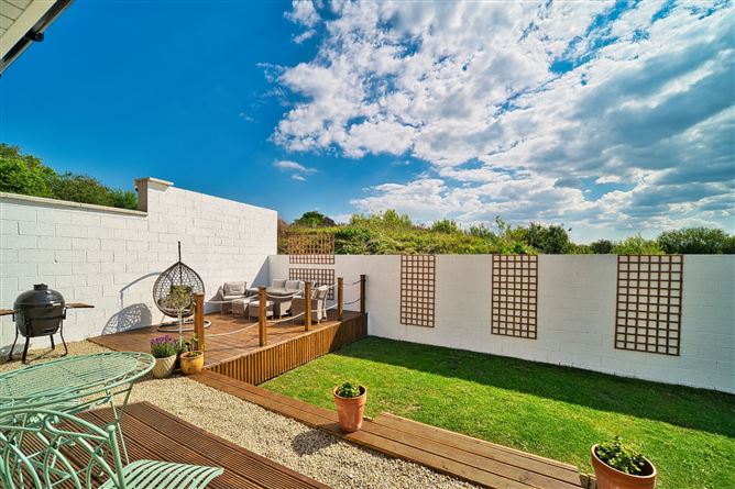 https://photos-a.propertyimages.ie/media/3/5/1/4943153/5f9af8b5-ae8e-42d3-8189-558871b2faa2_l.jpg