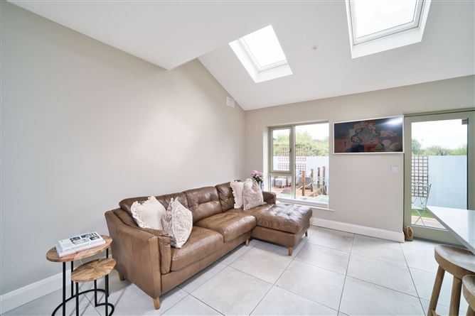 https://photos-a.propertyimages.ie/media/3/5/1/4943153/5f9af8b5-ae8e-42d3-8189-558871b2faa2_l.jpg