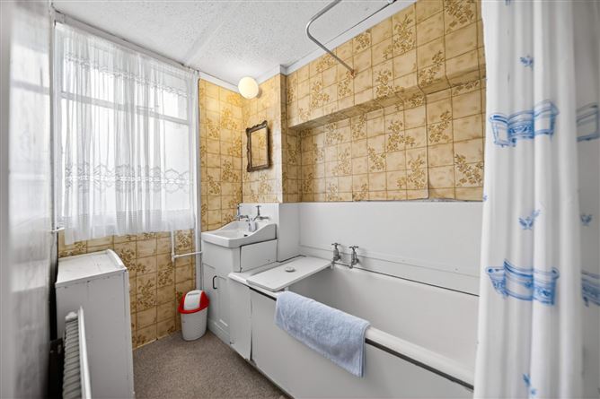 Woodbine House, Residential Farm, Newtown, Cloghans, Ballina, Co. Mayo.