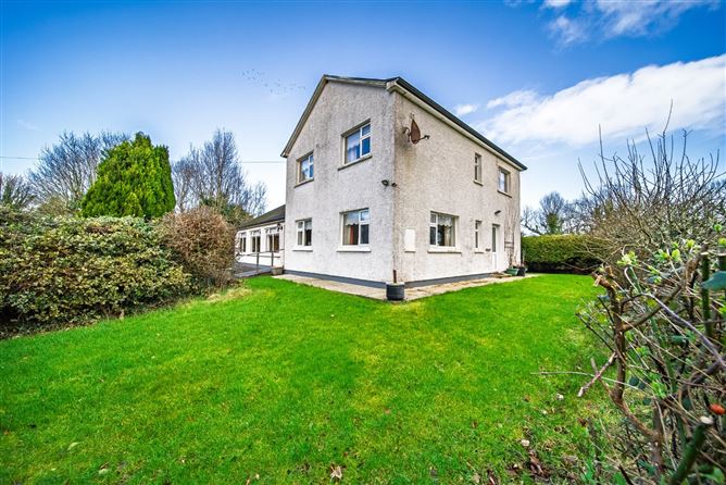 Woodbine House, Residential Farm, Newtown, Cloghans, Ballina, Co. Mayo.