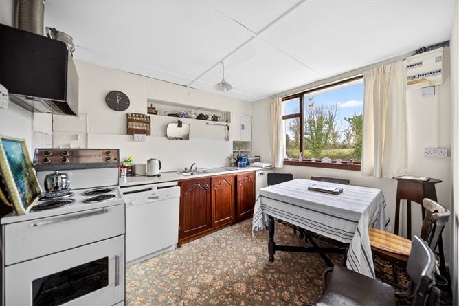 Woodbine House, Residential Farm, Newtown, Cloghans, Ballina, Co. Mayo.