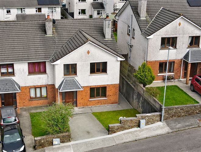 27 Meadowlands, Bandon,   West Cork