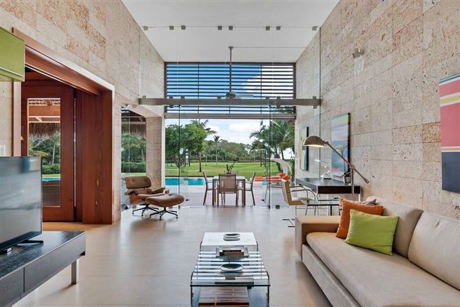 The Coconut Club,La Romana,La Romana,Dominican Republic