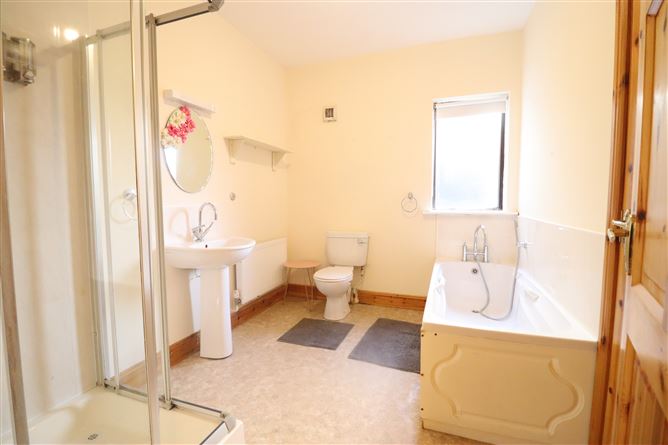 Photo 9 of 14 — 23 Riverview, Chapelstown Gate, Carlow Town, Co. Carlow, Carlow Town, Carlow