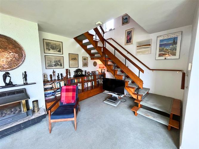 22 Lakelands Close, Stillorgan, County Dublin