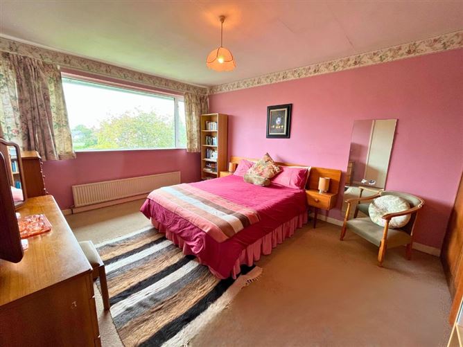 22 Lakelands Close, Stillorgan, County Dublin