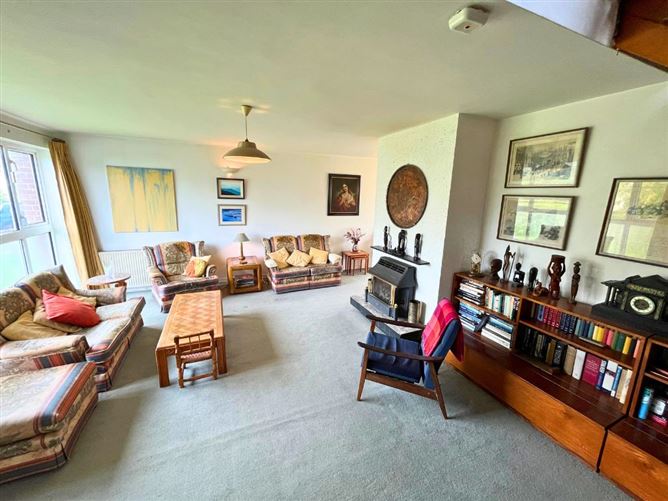 22 Lakelands Close, Stillorgan, County Dublin