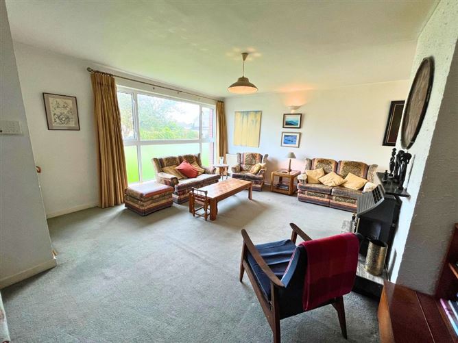 22 Lakelands Close, Stillorgan, County Dublin