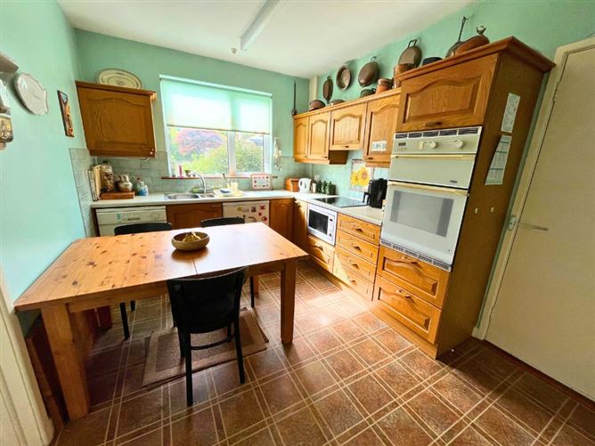 22 Lakelands Close, Stillorgan, County Dublin