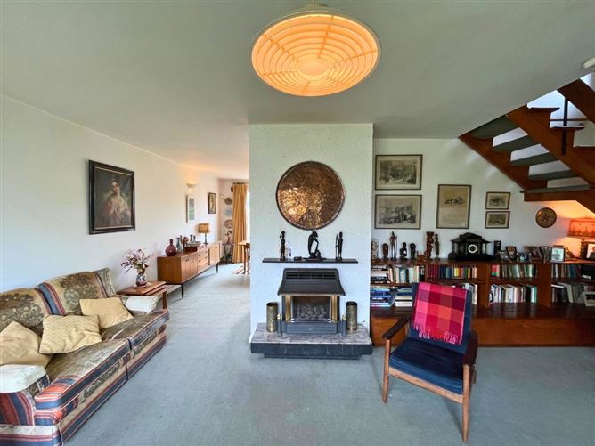 22 Lakelands Close, Stillorgan, County Dublin