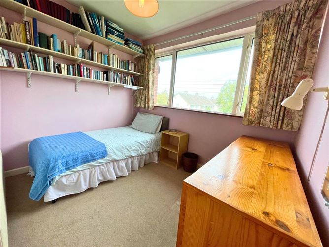 22 Lakelands Close, Stillorgan, County Dublin