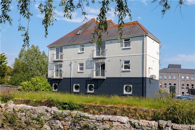 2 Madeira Island House, Mill Street, City Centre, Galway