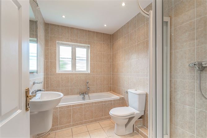9 Farmleigh Avenue, Blackrock, Co. Dublin