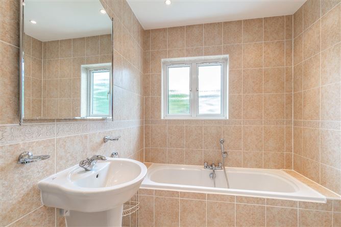 9 Farmleigh Avenue, Blackrock, Co. Dublin