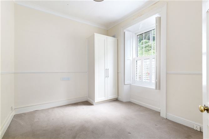 Top Floor Apartment, 5 Vico Road, Dalkey, County Dublin