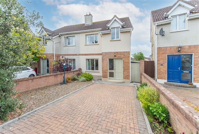 70 Cluain Dara, Knocknacarra, Galway City, Co. Galway