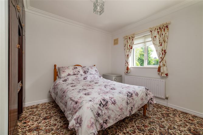 2 Roselawn, High Street, Tullamore, Co. Offaly