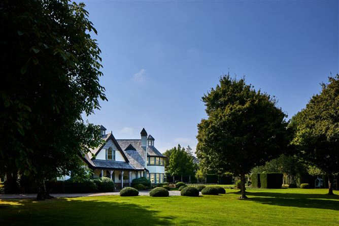 Weavers Hall, Plunkett Avenue, Westminster Road, Foxrock, Dublin 18