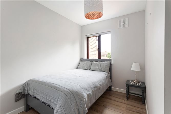 64 Lansdowne Village, Sandymount, Dublin 4