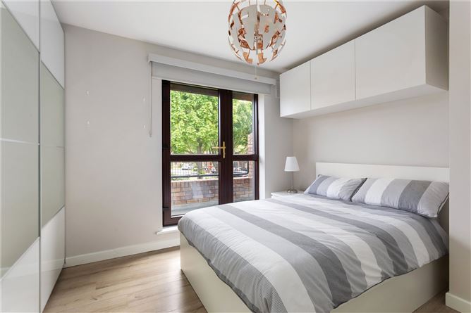 64 Lansdowne Village, Sandymount, Dublin 4
