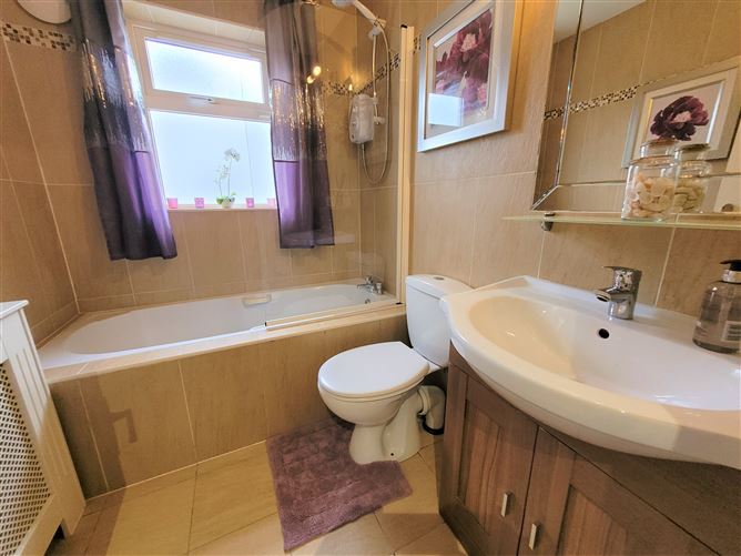 66 Woodlands, Dunleer, Louth