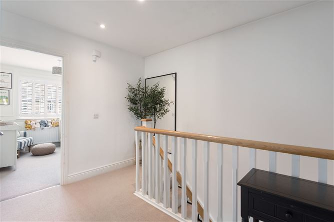 11 Dodderbrook Lawn, Ballycullen, Dublin 24