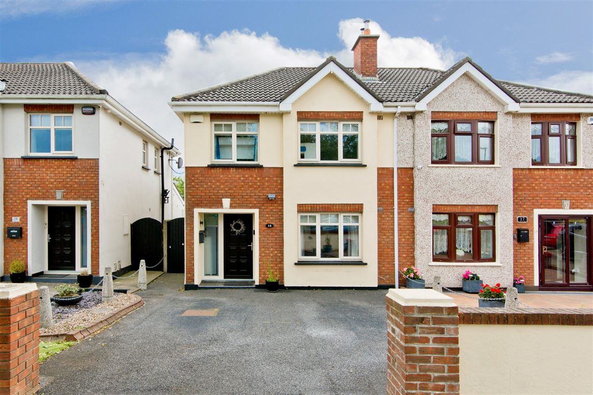18 Rathlyon Park, Ballycullen, Dublin 24