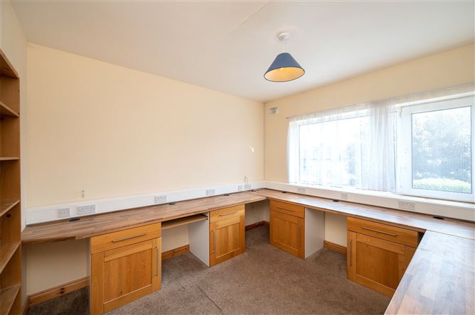 12 Bishopscourt Way, Bishopstown, Cork