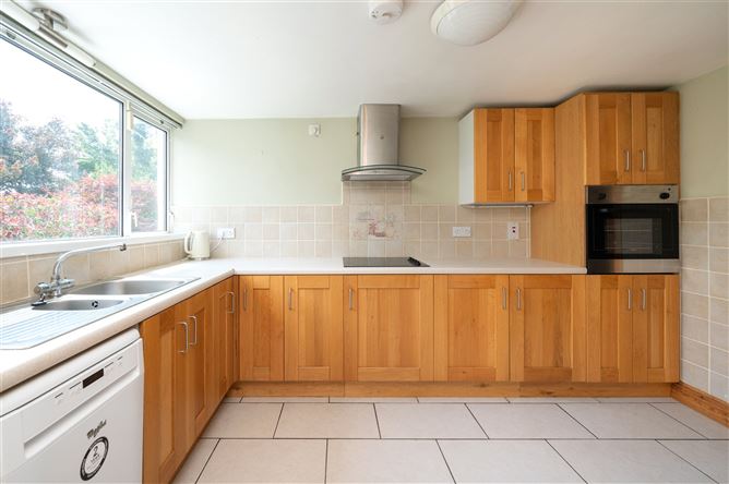 12 Bishopscourt Way, Bishopstown, Cork