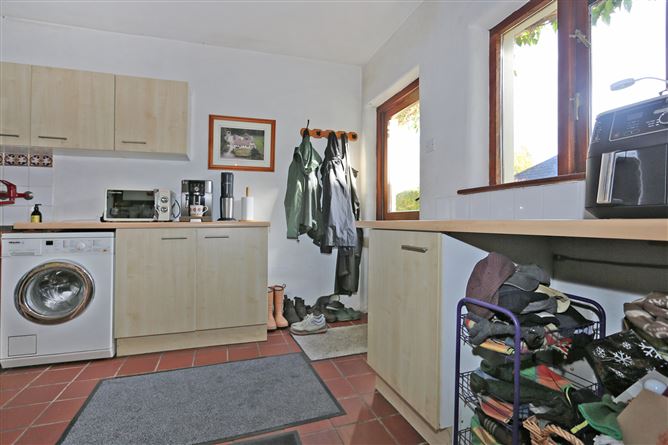 Boru Oak Lodge, Raheen, Tuamgraney, Co. Clare.